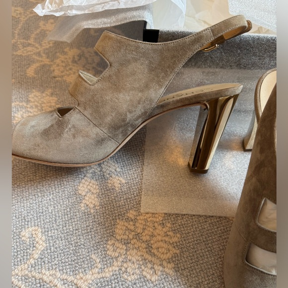 Chanel Interlocking CC Logo Suede Slingback Sandals, Size 42 - Picture 10 of 16